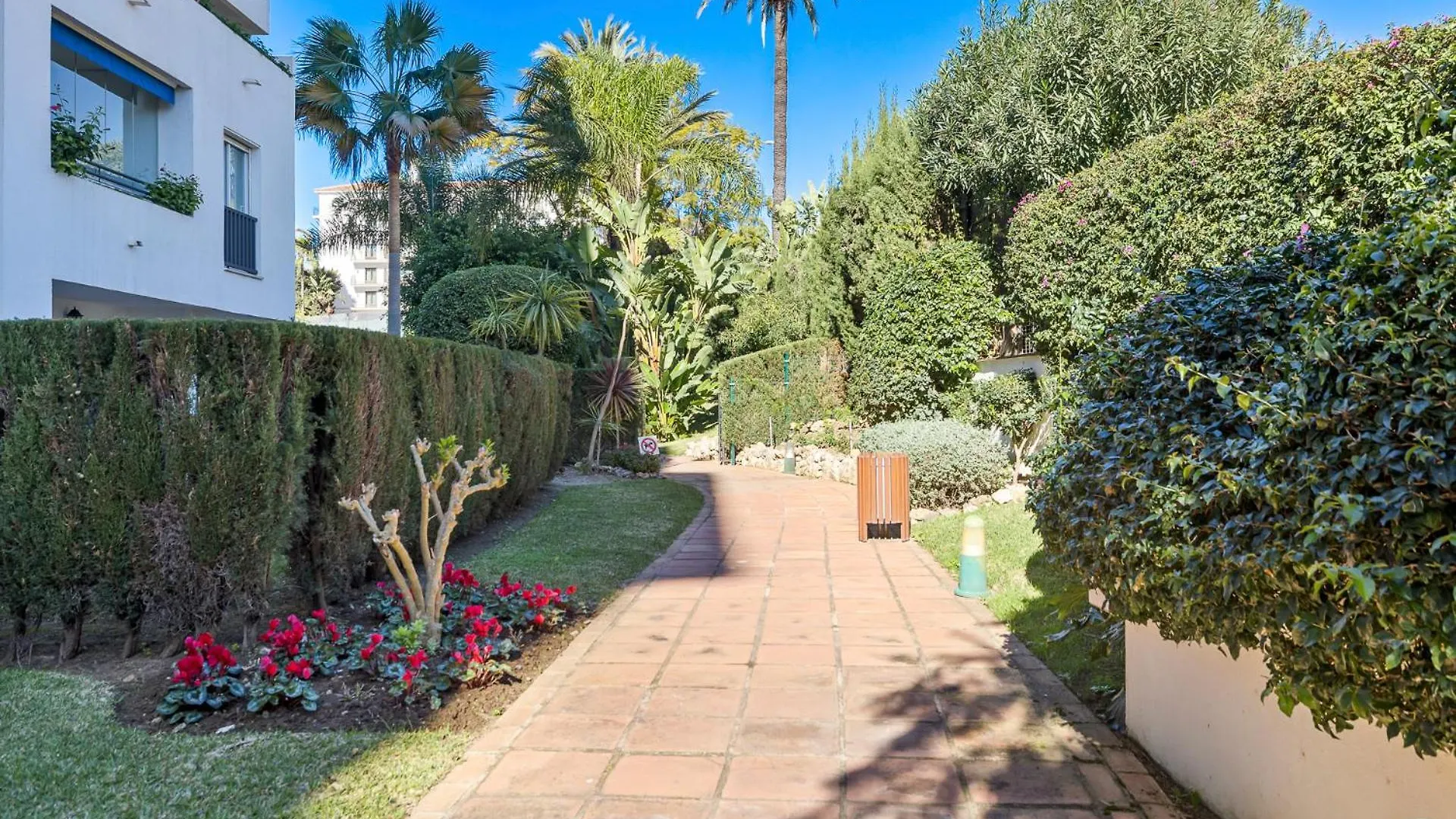 Charming And Spacious Apartment In Medina Garden - Puerto Banus Marbella