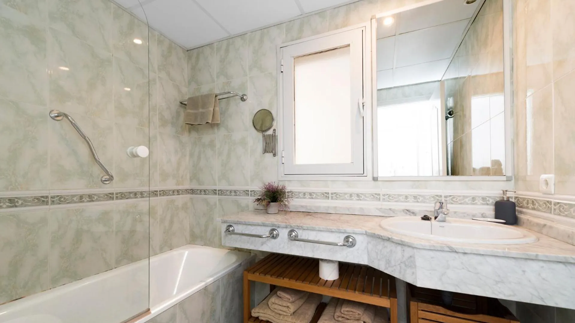 Charming And Spacious Apartment In Medina Garden - Puerto Banus Marbella