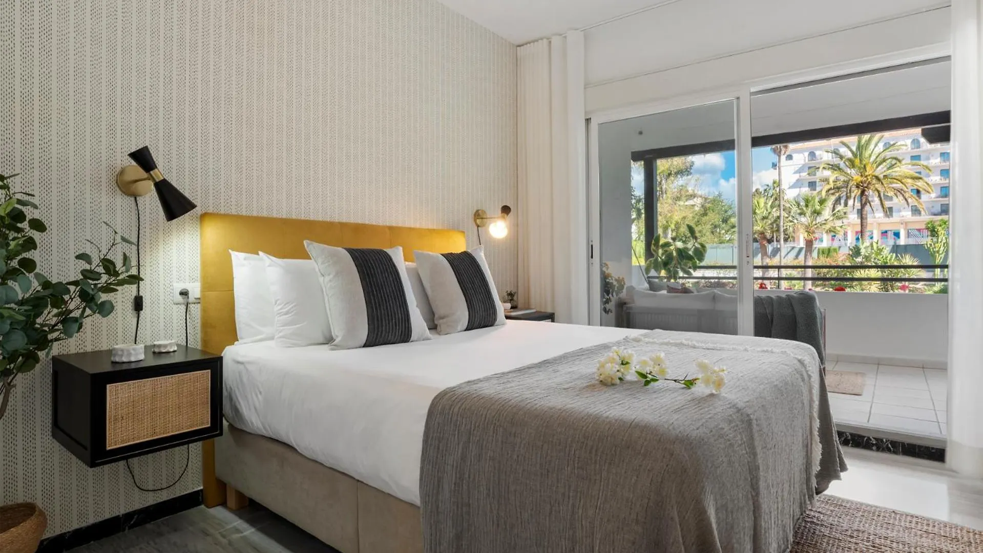 Charming And Spacious Apartment In Medina Garden - Puerto Banus Marbella