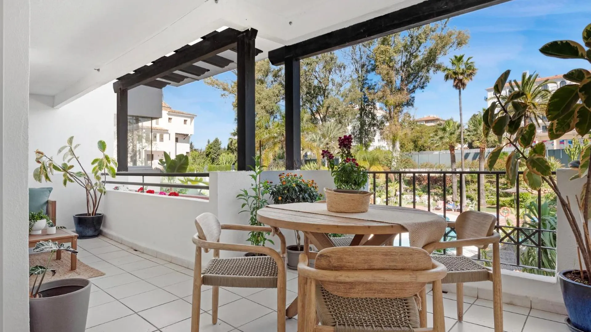 Charming And Spacious Apartment In Medina Garden - Puerto Banus Marbella